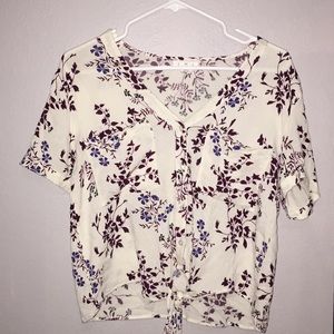 Cute blouse in great condition
